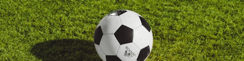 2022年世界杯决赛回放 - 阿根廷对阵法国，梅西捧起大力神杯的精彩瞬间