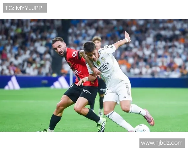 意甲激战:皇马大胜曼联红牌事件引发全场热议与争议